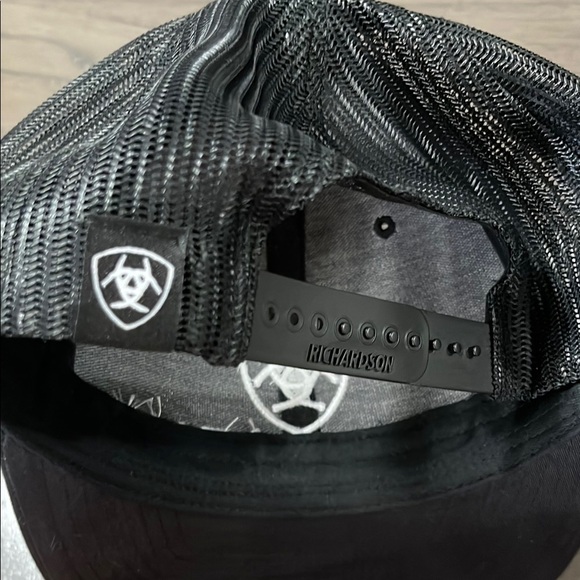 Ariat Flex Fit with Ariat Logo and Script Country Wear Trucker - Picture 5 of 8